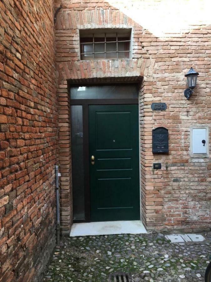 Vicolo Duelli Appartement Ferrara Buitenkant foto